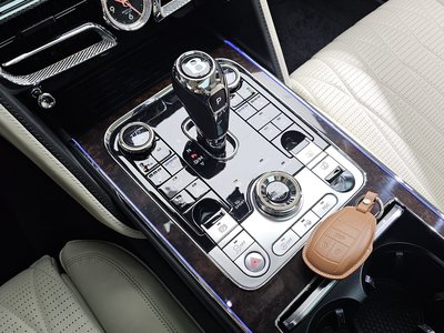 2022 Bentley FLYING SPUR 照片 9