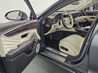 2022 Bentley FLYING SPUR 照片 10