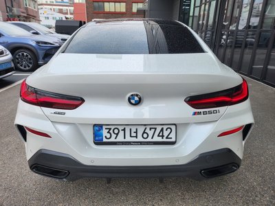 BMW 8 SERIES - 2