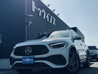 MERCEDES-BENZ GLA - 4