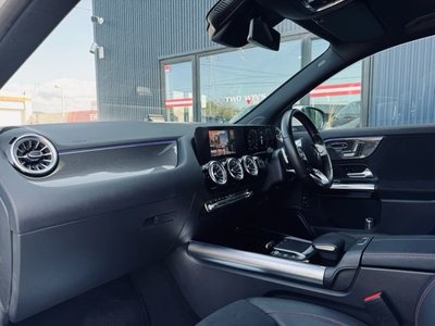 MERCEDES-BENZ GLA - 10