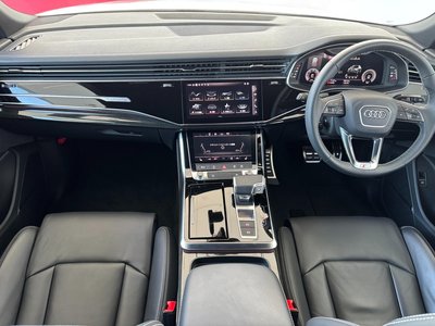 AUDI Q8 - 4