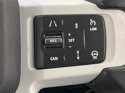 LAND ROVER DEFENDER - 5