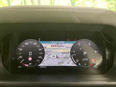 LAND ROVER DEFENDER - 7