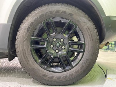 LAND ROVER DEFENDER - 8