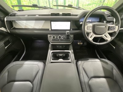 LAND ROVER DEFENDER - 2