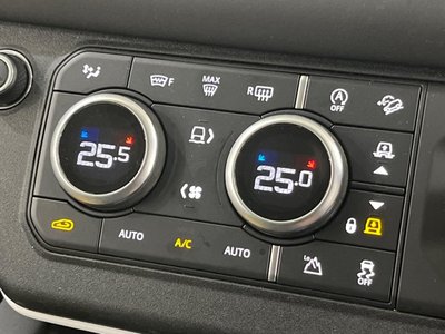 LAND ROVER DEFENDER - 4