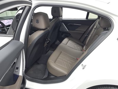 صورة مصغرة 11 لـ 2024 BMW 5 SERIES