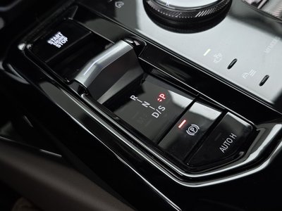 2024 BMW 5 SERIES — фото 9