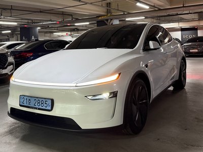 TESLA MODEL Y - 2