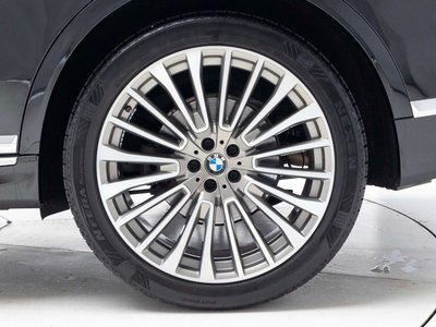 2022 BMW X7 photo 6