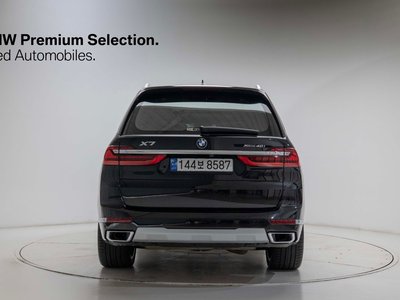 2022 BMW X7 photo 3