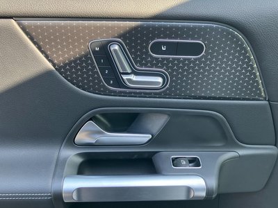 MERCEDES-BENZ EQB - 10