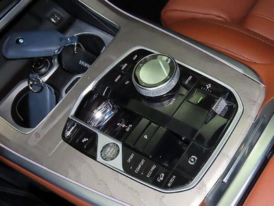 2024 BMW X7 缩略图 12