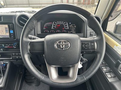 TOYOTA LAND CRUISER 70 - 2