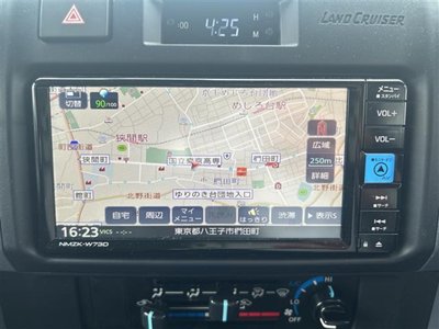 TOYOTA LAND CRUISER 70 - 8