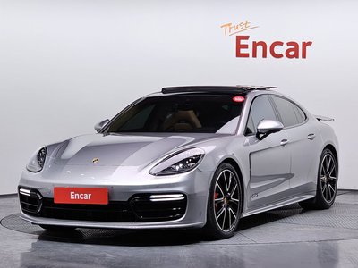 PORSCHE PANAMERA - 1