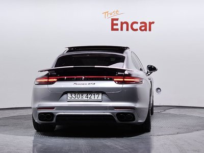 PORSCHE PANAMERA - 3