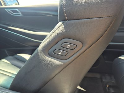 2021 Genesis GV80 thumbnail 18