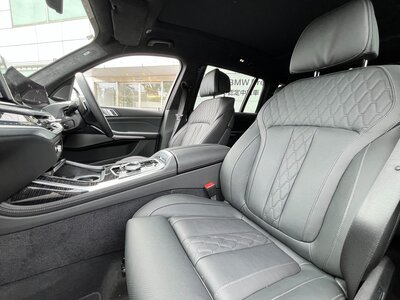 BMW X7 2024 thumbnail 4