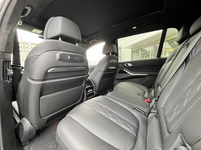BMW X7 2024 thumbnail 5