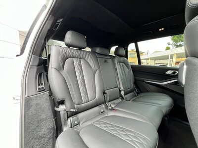 BMW X7 2024 thumbnail 7