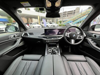 BMW X7 2024 thumbnail 10