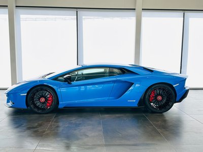 LAMBORGHINI AVENTADOR - 2