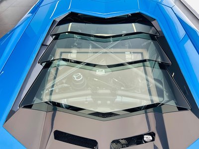 LAMBORGHINI AVENTADOR - 4