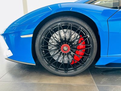 LAMBORGHINI AVENTADOR - 7
