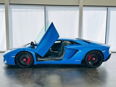 LAMBORGHINI AVENTADOR - 3
