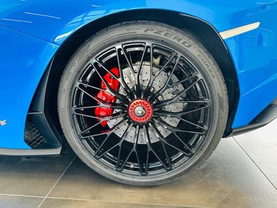 LAMBORGHINI AVENTADOR - 8