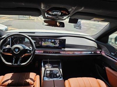 2026 BMW 7 SERIES thumbnail 14