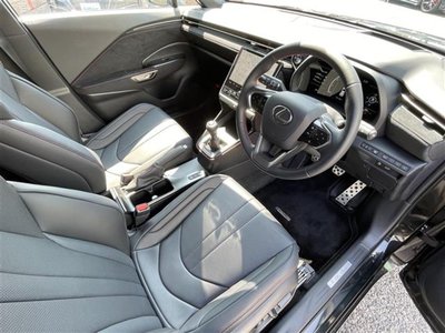 2025 Lexus LBX — миниатюра 23