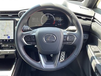 صورة 2 لـ 2025 Lexus LBX