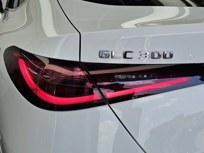 MERCEDES-BENZ GLC - 10