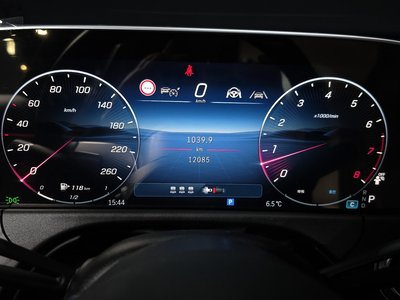 MERCEDES-BENZ E-CLASS - 8