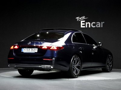 MERCEDES-BENZ E-CLASS - 2