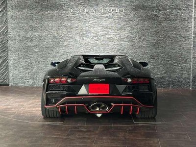 LAMBORGHINI AVENTADOR ROADSTER - 8