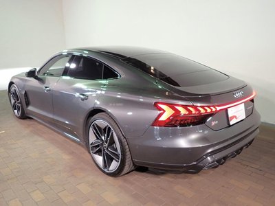 AUDI RS E-TRON GT - 4