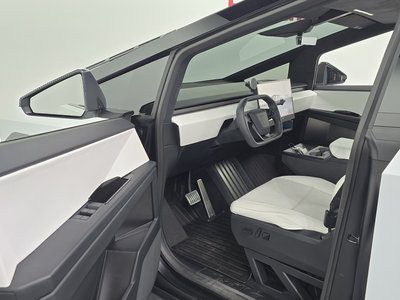 TESLA CYBERTRUCK - 10