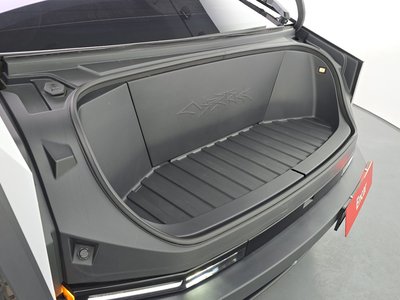 TESLA CYBERTRUCK - 7