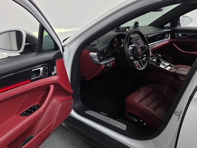 2019 Porsche PANAMERA photo 10
