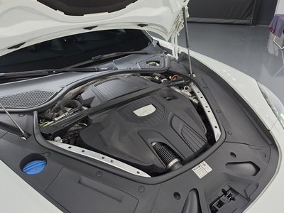 2019 Porsche PANAMERA photo 7