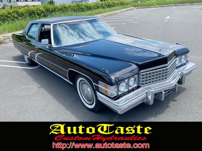 CADILLAC FLEETWOOD - 1