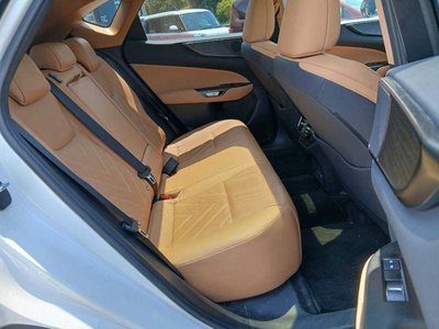 صورة 8 لـ 2024 Lexus NX
