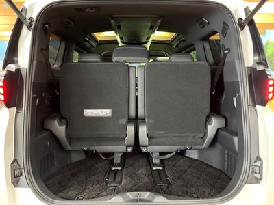 2024 Toyota ALPHARD — миниатюра 11