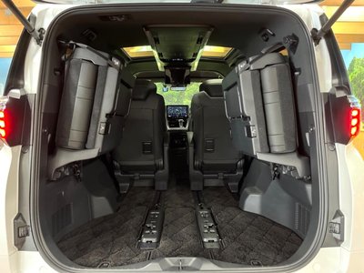 2024 Toyota ALPHARD — миниатюра 29