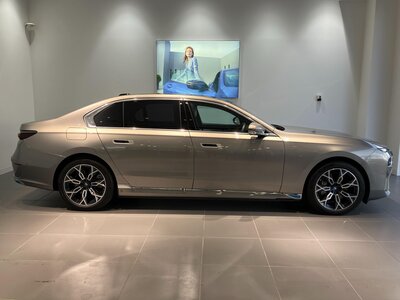BMW I7 - 5