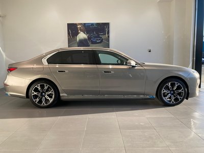 BMW I7 - 6